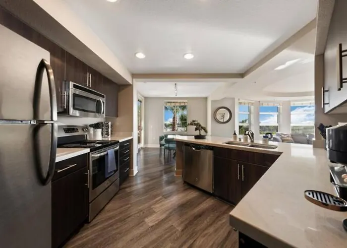 Blue Topaz Retreat - Spacious 3Br Gorgeous City Views